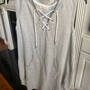 Medium sleeveless workout top with hood